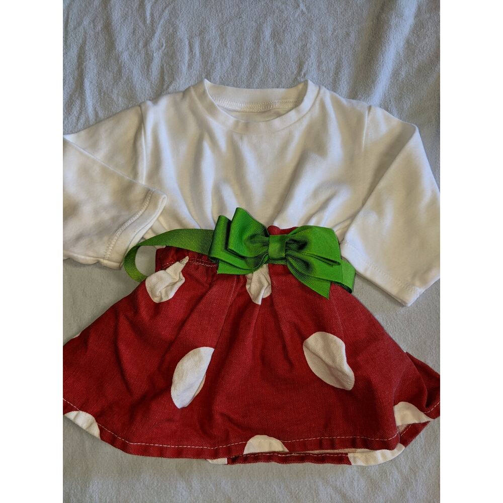 Caught ya lookin' girls sz. 6 month Christmas dress. Adorable, fun